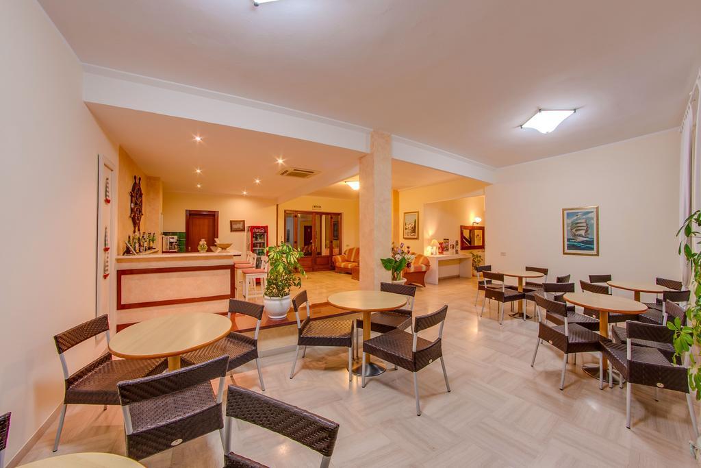 Hotel Del Golfo - Dependance Прокио Екстериор снимка